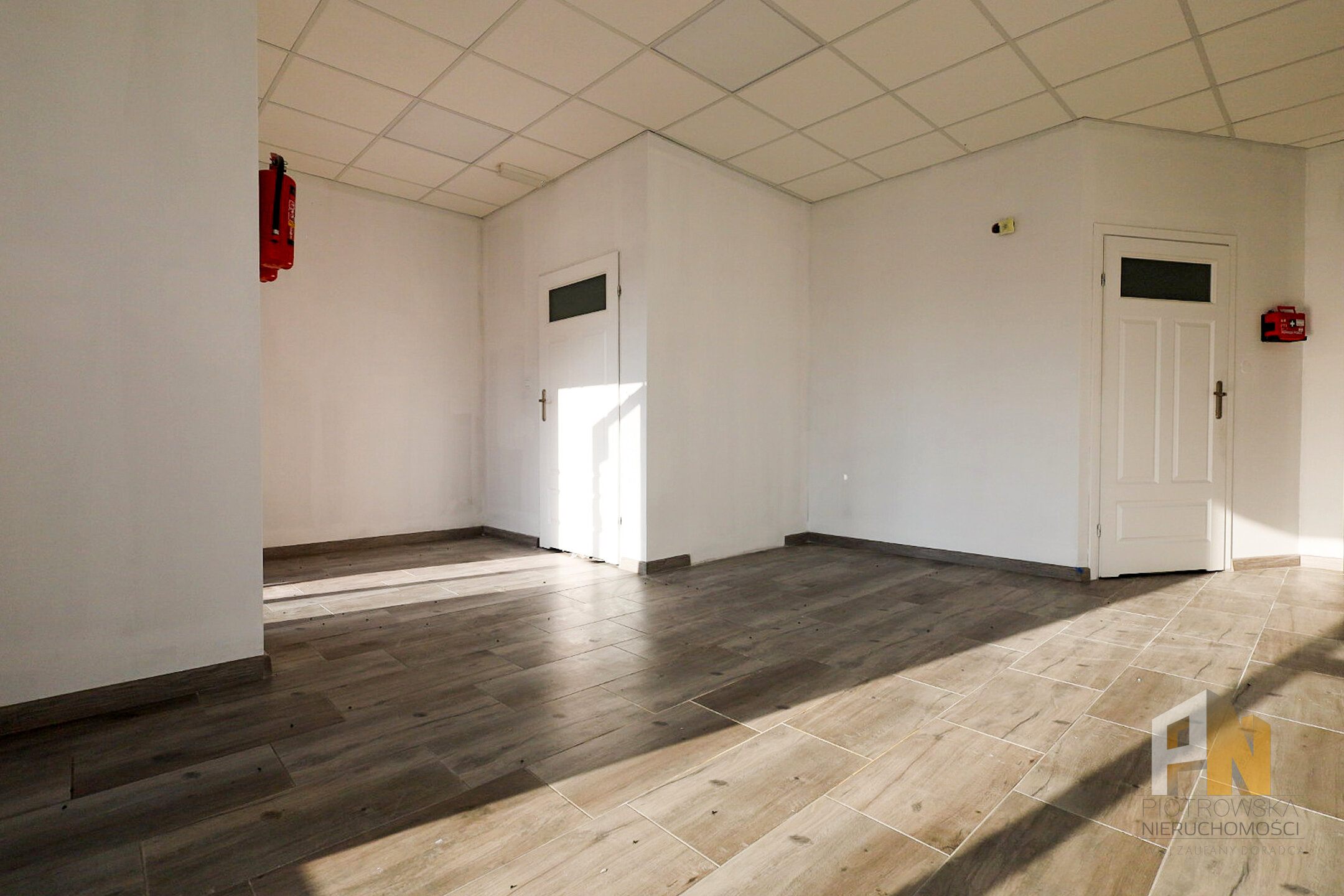 Lokal usługowy do wynajęcia 65 m2 - zdjęcie 2