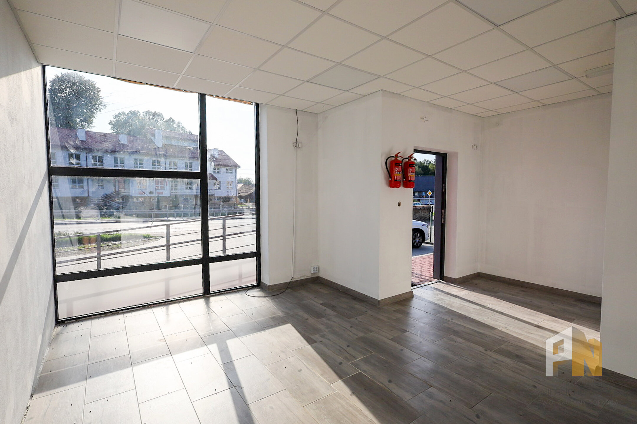 Lokal usługowy do wynajęcia 65 m2 - zdjęcie 1