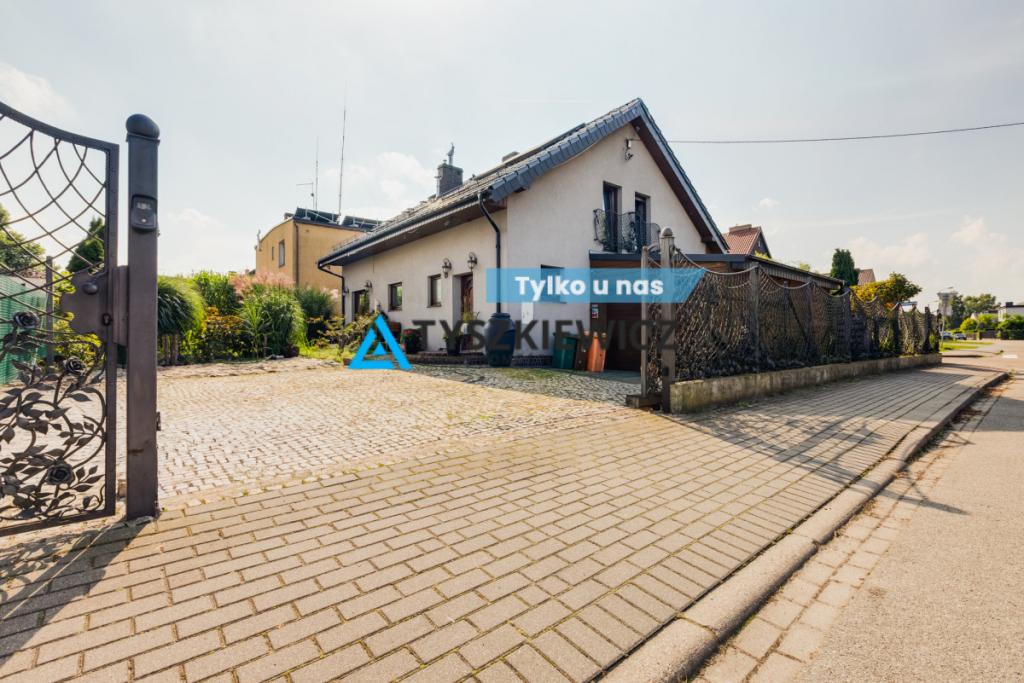 Solidnie wykonany dom z dobrym sąsiedztwem - zdjęcie 1