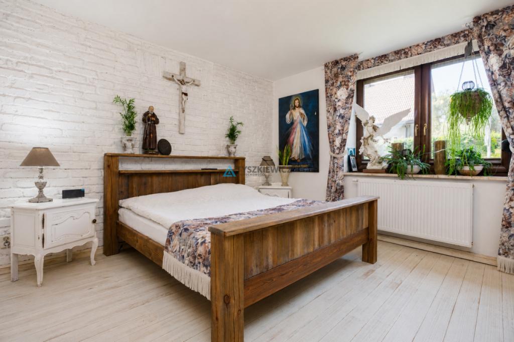 Solidnie wykonany dom z dobrym sąsiedztwem - zdjęcie 16