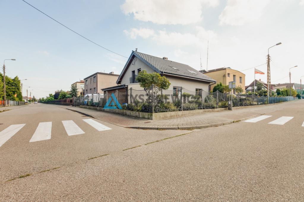 Solidnie wykonany dom z dobrym sąsiedztwem - zdjęcie 24