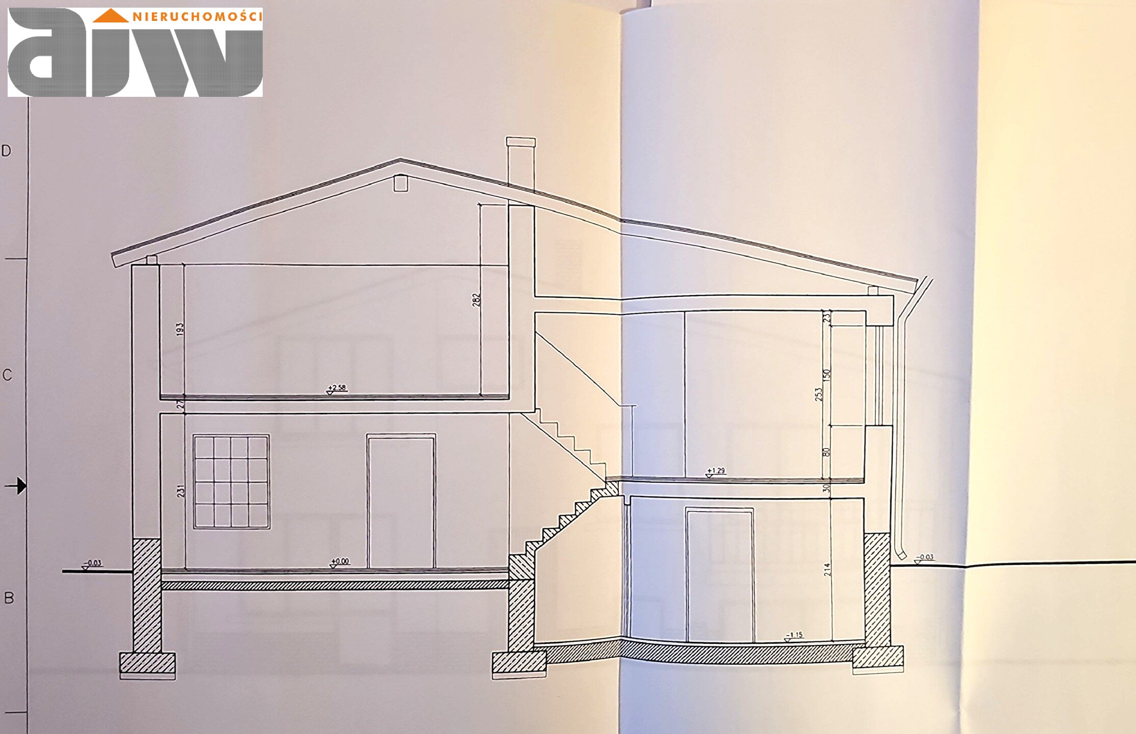 Dom wolnostojący w Laskach - zdjęcie 9