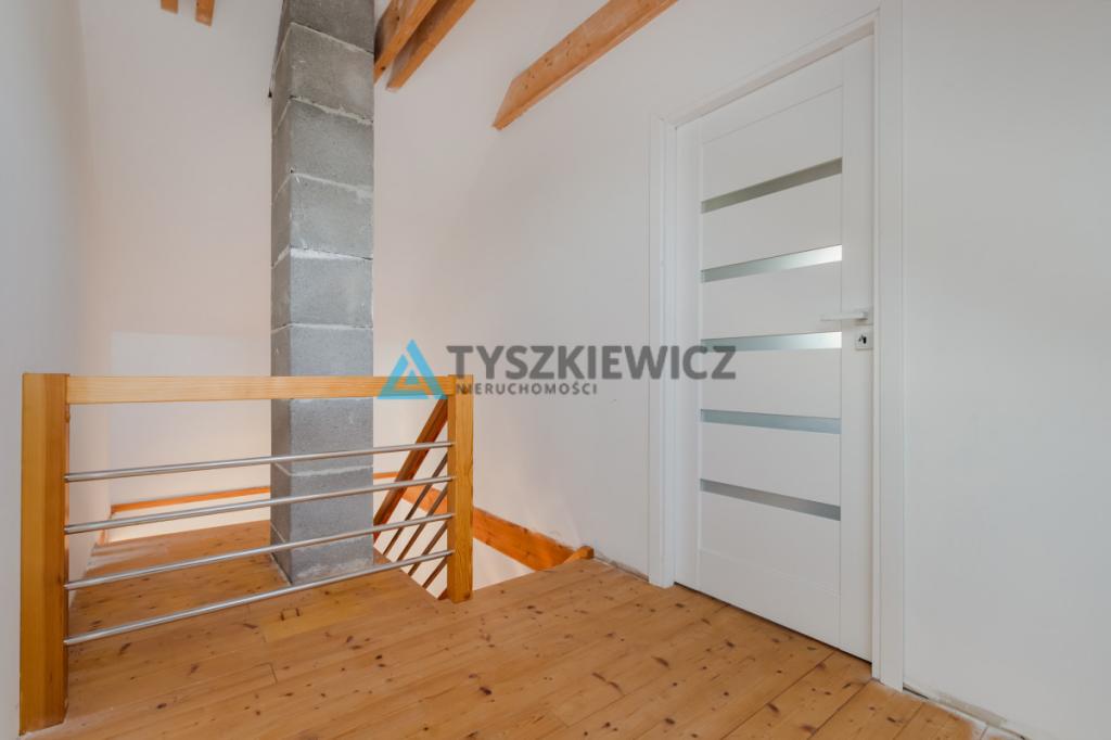 Urokliwy dom z widokiem na jezioro - zdjęcie 12
