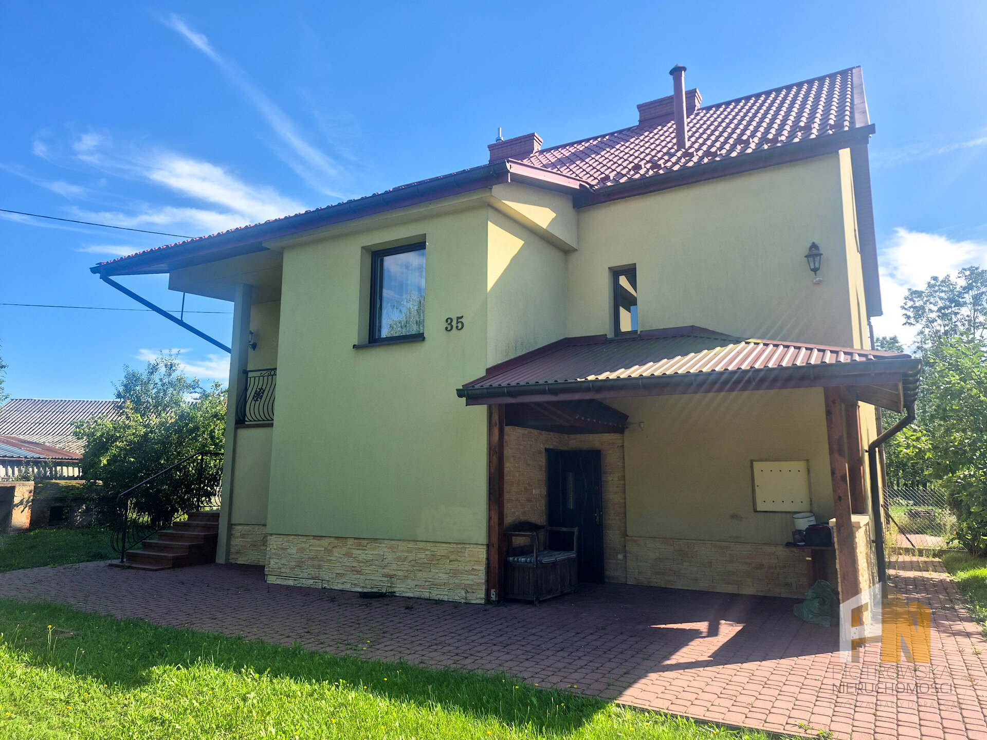 Dom z zabudowaniami i 35 arów działki - zdjęcie 1