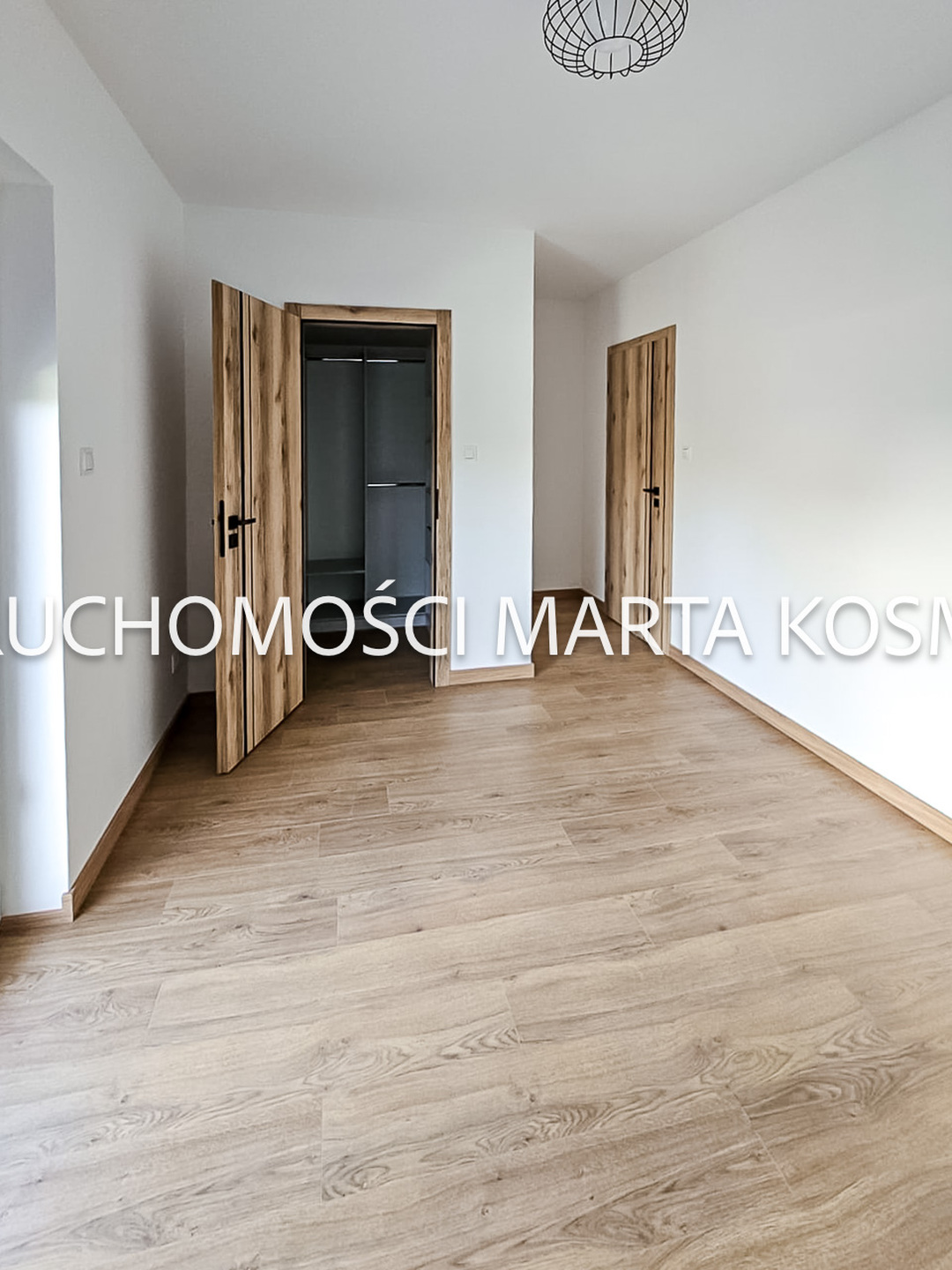 Włochy okolice ulicy Krakowiaków, 5 pok. 110 m, garaż - zdjęcie 3