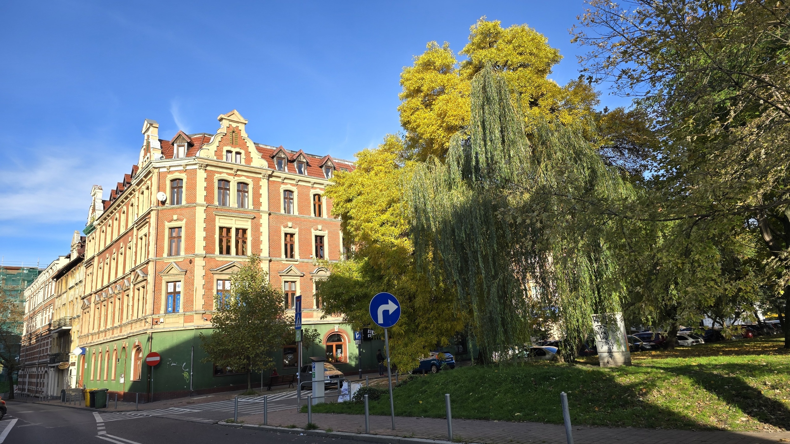 Słoneczne i przestronne mieszkanie w kamienicy do sprzedaży! - zdjęcie 16