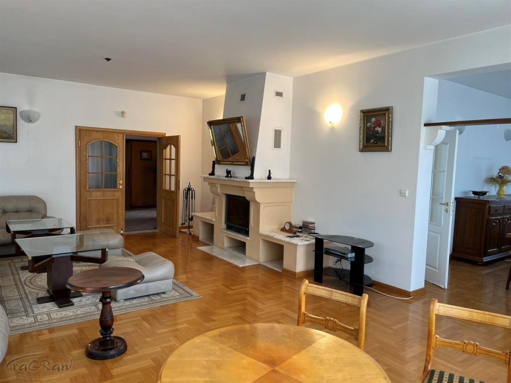 Duży dom nadaje się na Pensjonat lub Dom Opieki - zdjęcie 3