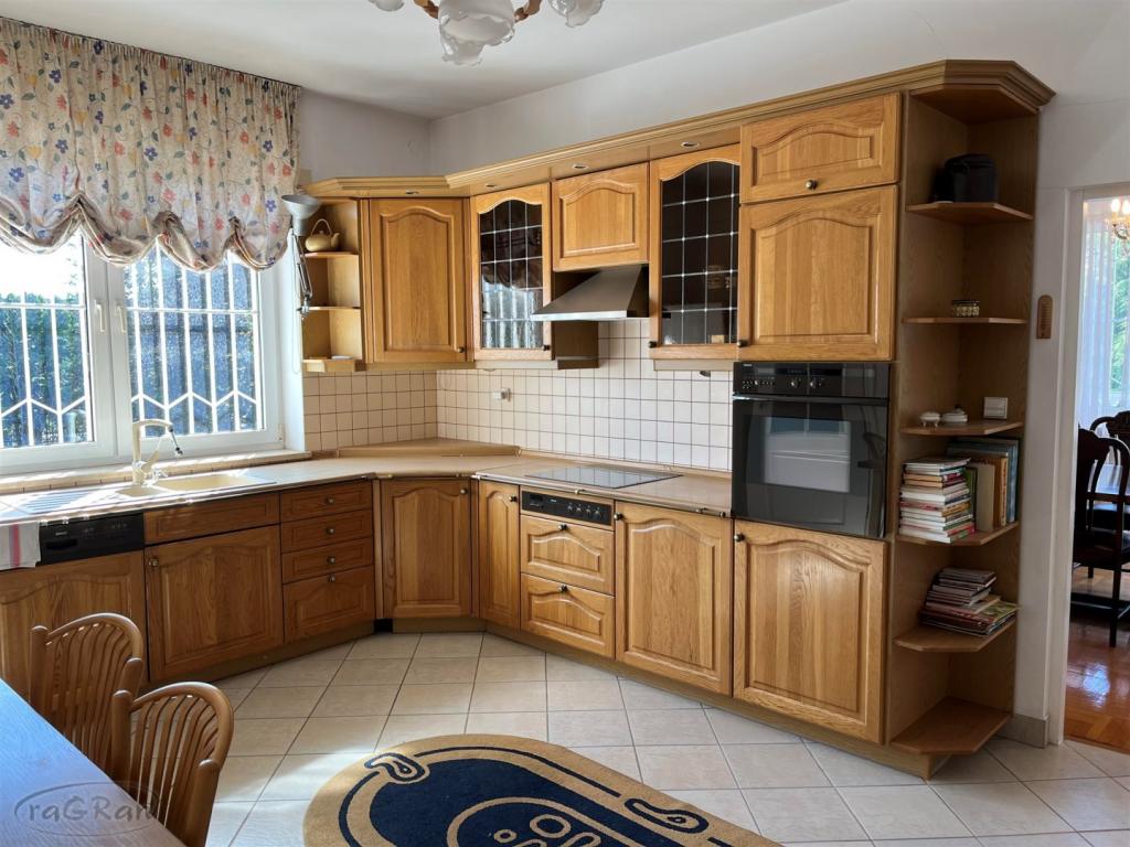 Duży dom nadaje się na Pensjonat lub Dom Opieki - zdjęcie 5