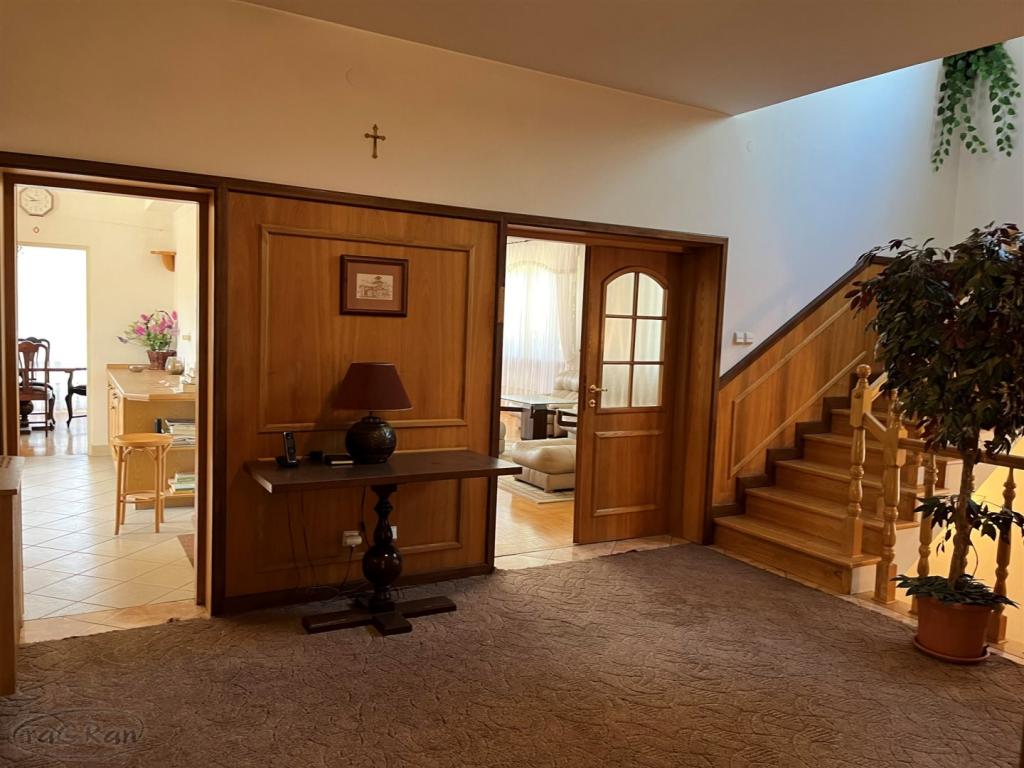 Duży dom nadaje się na Pensjonat lub Dom Opieki - zdjęcie 12