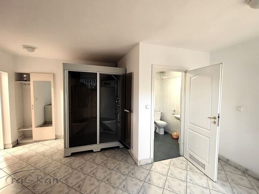 Całkowicie umeblowany, bardzo funkcjonalny dom - zdjęcie 15