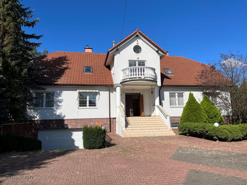 Całkowicie umeblowany, bardzo funkcjonalny dom - zdjęcie 1