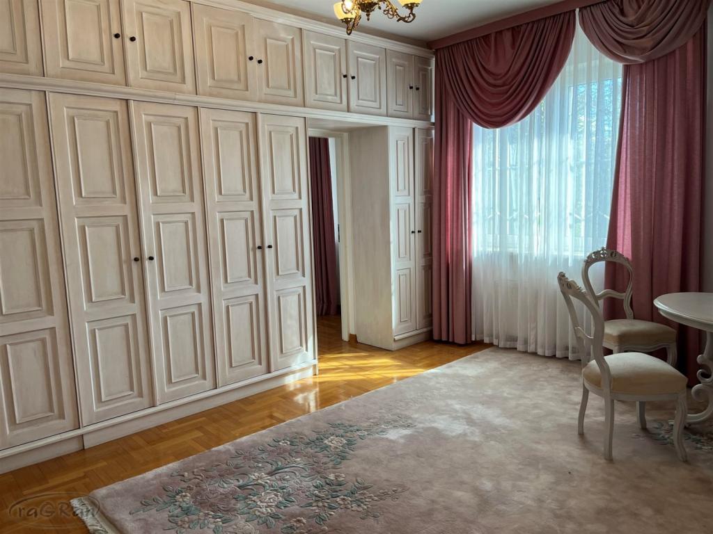 Całkowicie umeblowany, bardzo funkcjonalny dom - zdjęcie 8