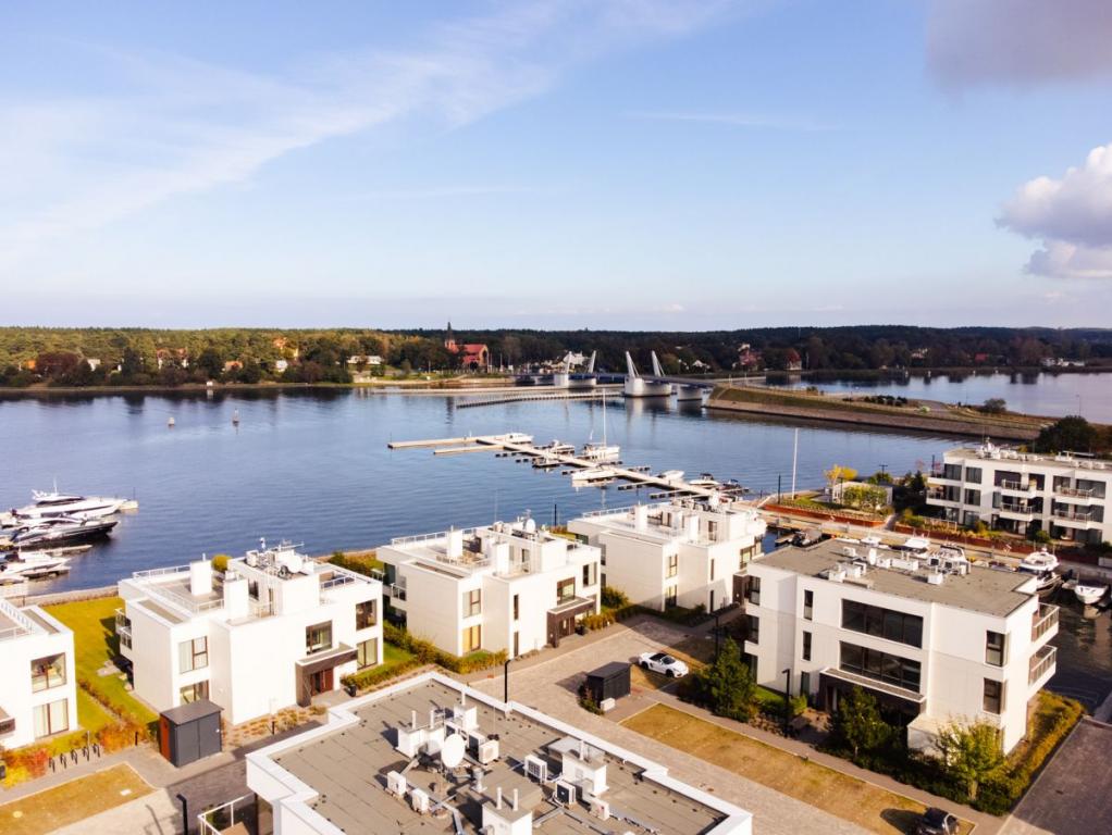 Apartament z ogrodem w pierwszej linii - zdjęcie 2
