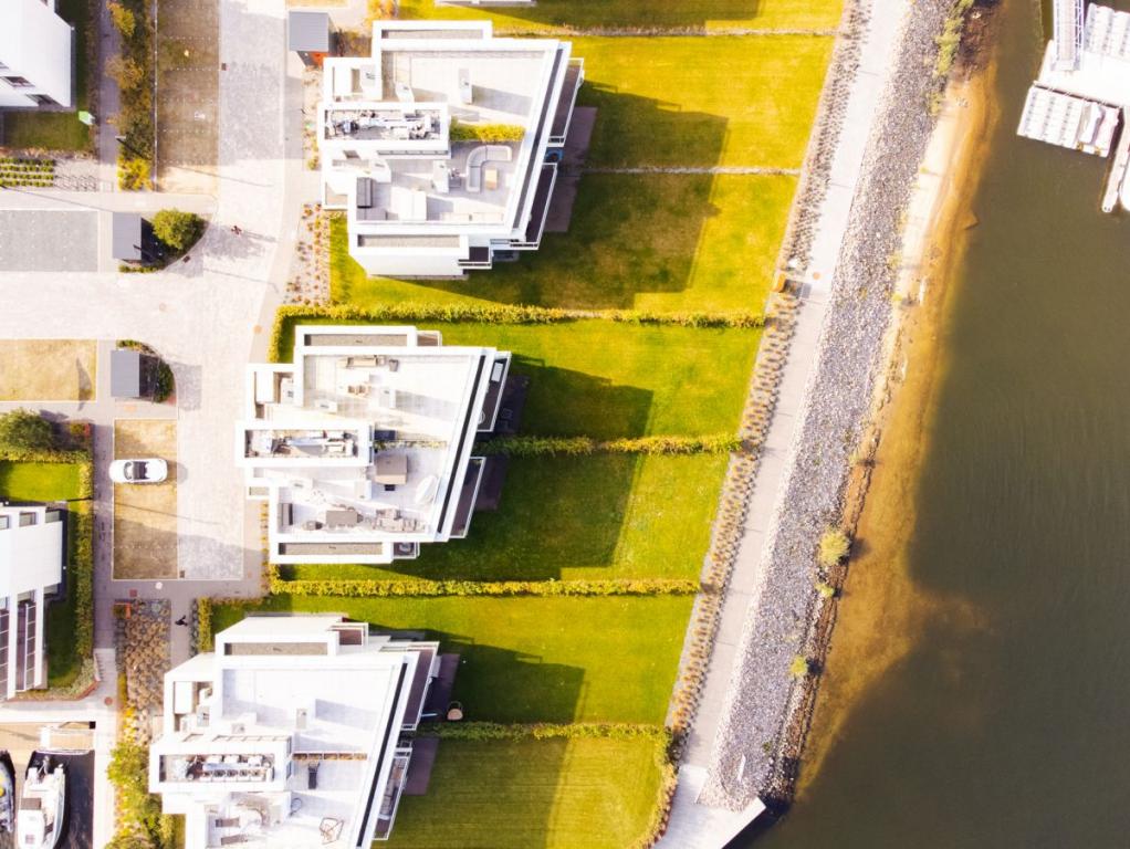 Apartament z ogrodem w pierwszej linii - zdjęcie 9