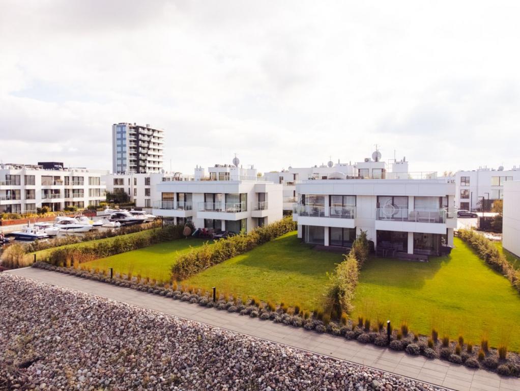Apartament z ogrodem w pierwszej linii - zdjęcie 7
