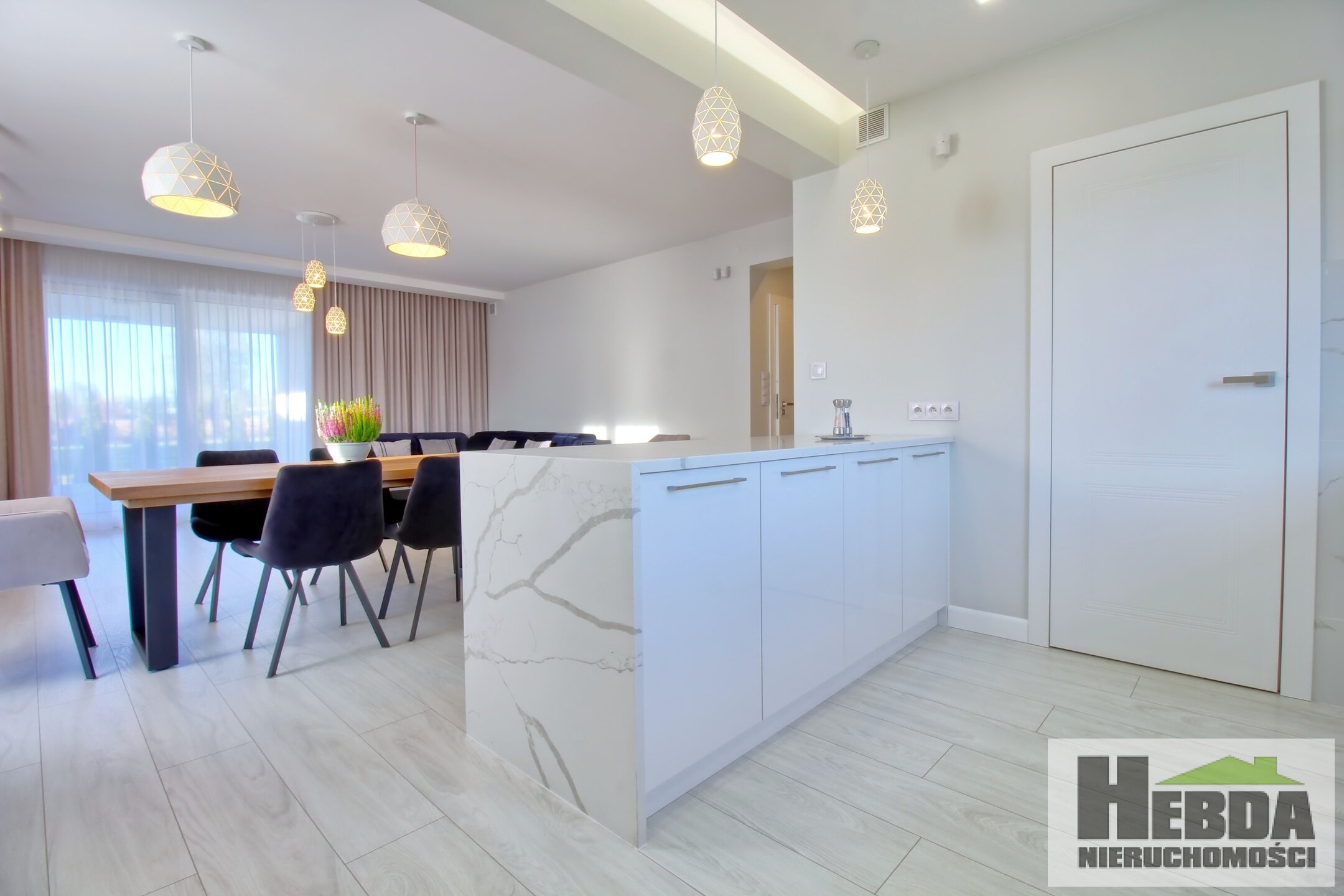 Nowoczesny dom parterowy w Łęgu Tarnowskim - wysoki standard, działka 934 m² - zdjęcie 8