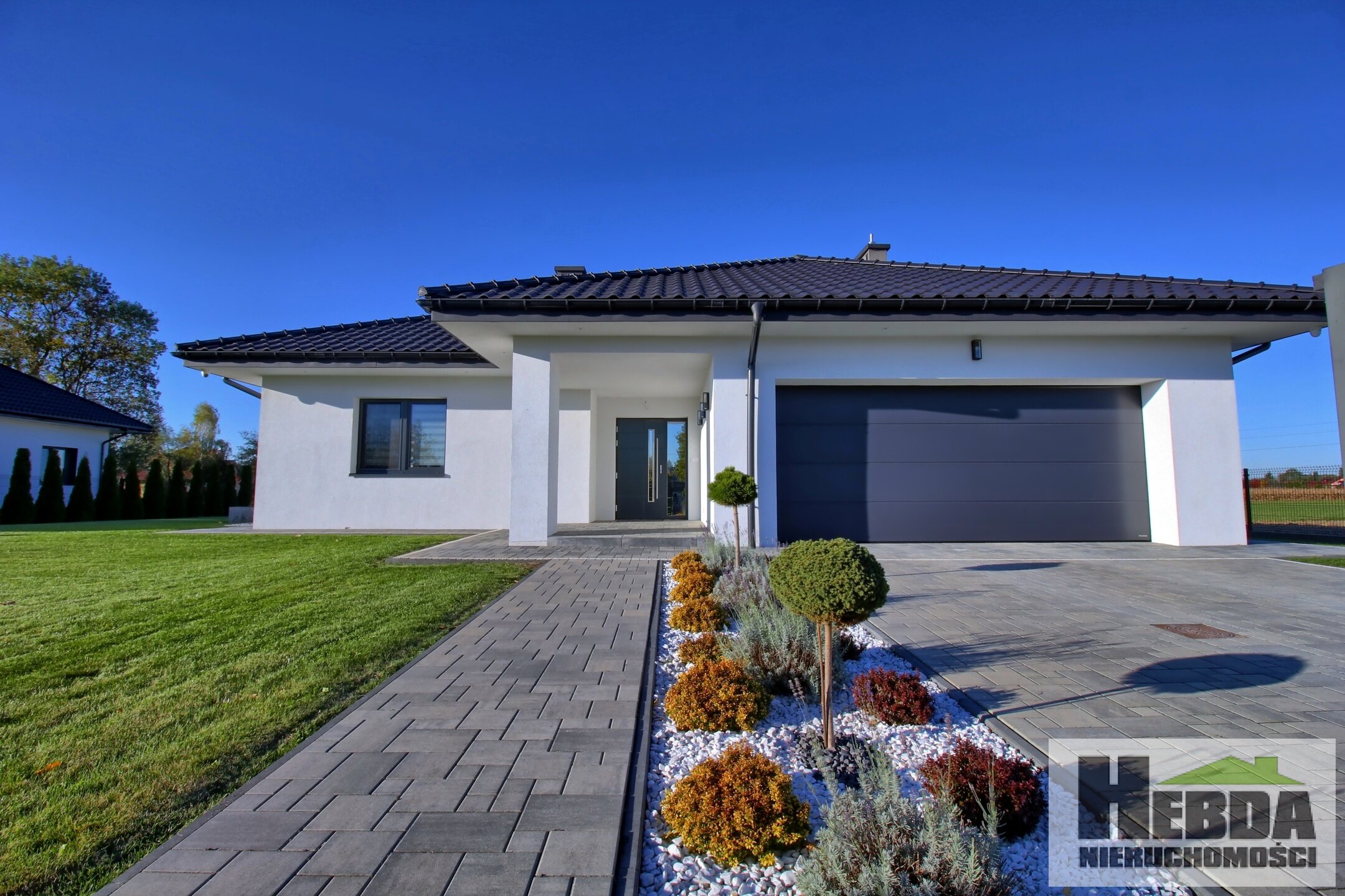 Nowoczesny dom parterowy w Łęgu Tarnowskim - wysoki standard, działka 934 m² - zdjęcie 2