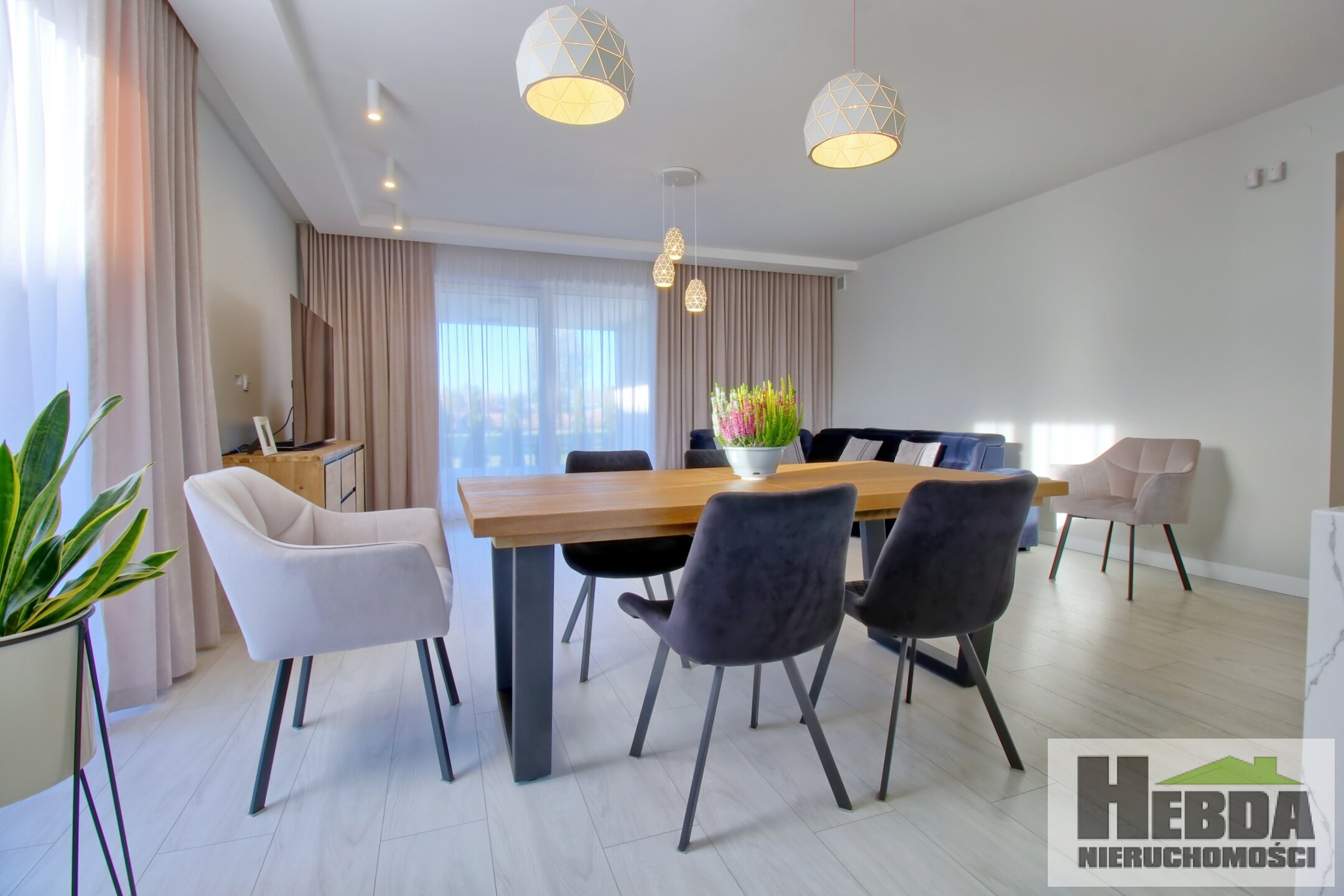 Nowoczesny dom parterowy w Łęgu Tarnowskim - wysoki standard, działka 934 m² - zdjęcie 12