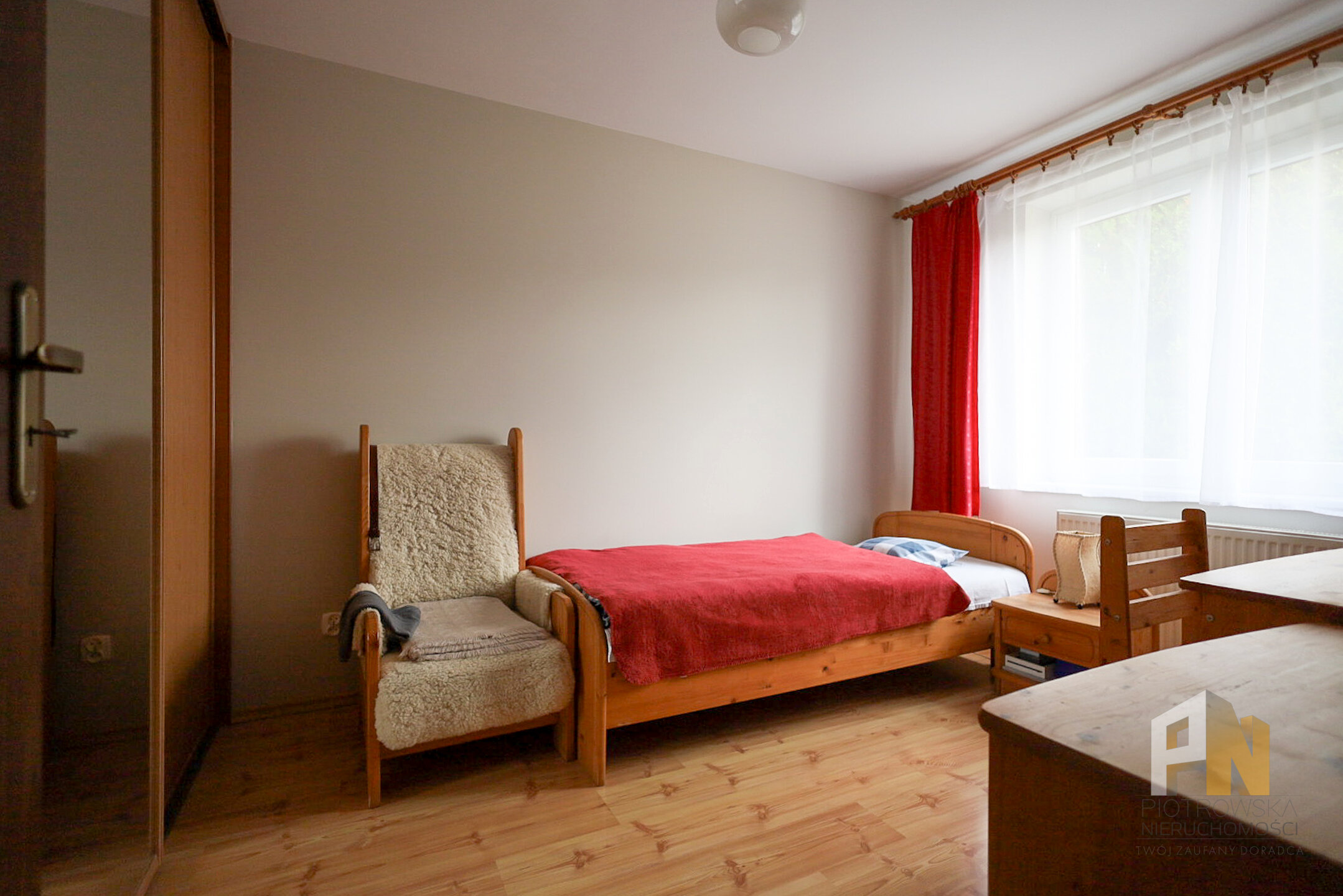 Klimatyczny dom gotowy do wprowadzenia - zdjęcie 8