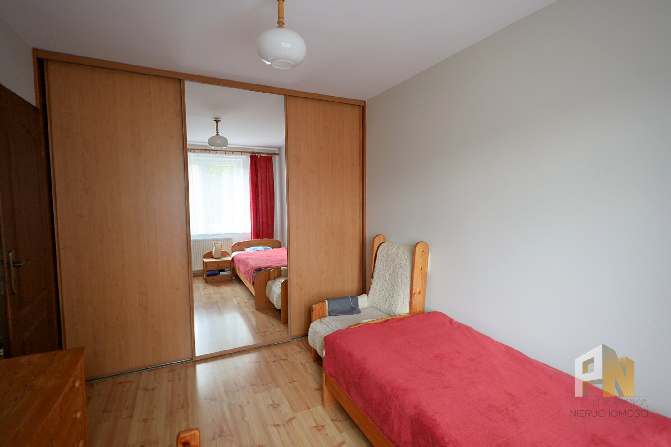 Klimatyczny dom gotowy do wprowadzenia - zdjęcie 9