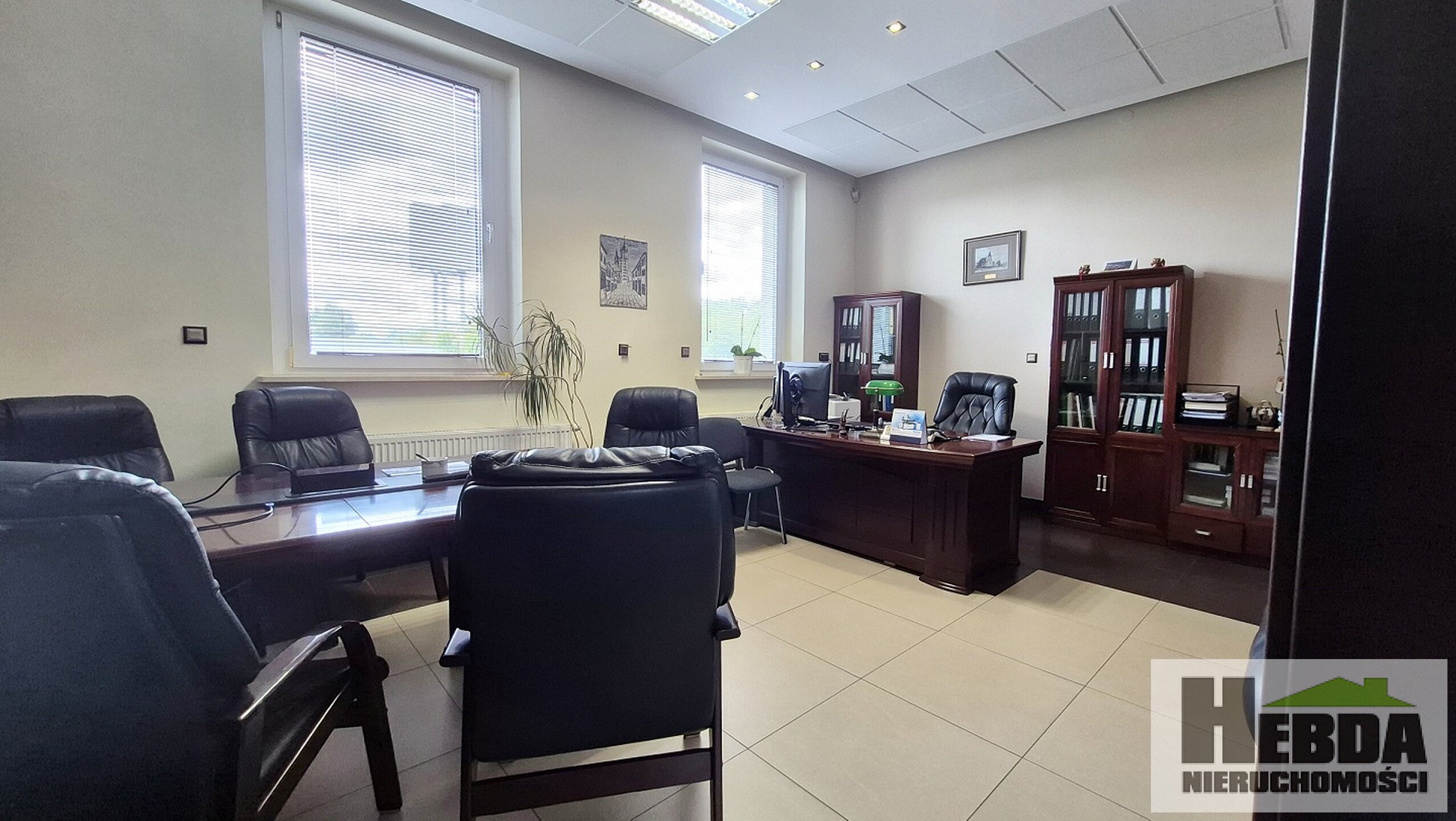 Tarnów, ul.Klikowska , lokal biurowy w eleganckim stylu + HALA 200 m2 - zdjęcie 1