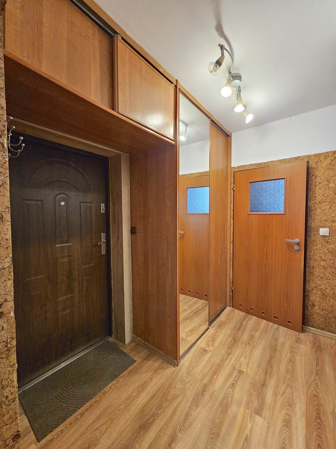 Przestronne mieszkanie 2 pokojowe na kameralnym osiedlu - zdjęcie 14