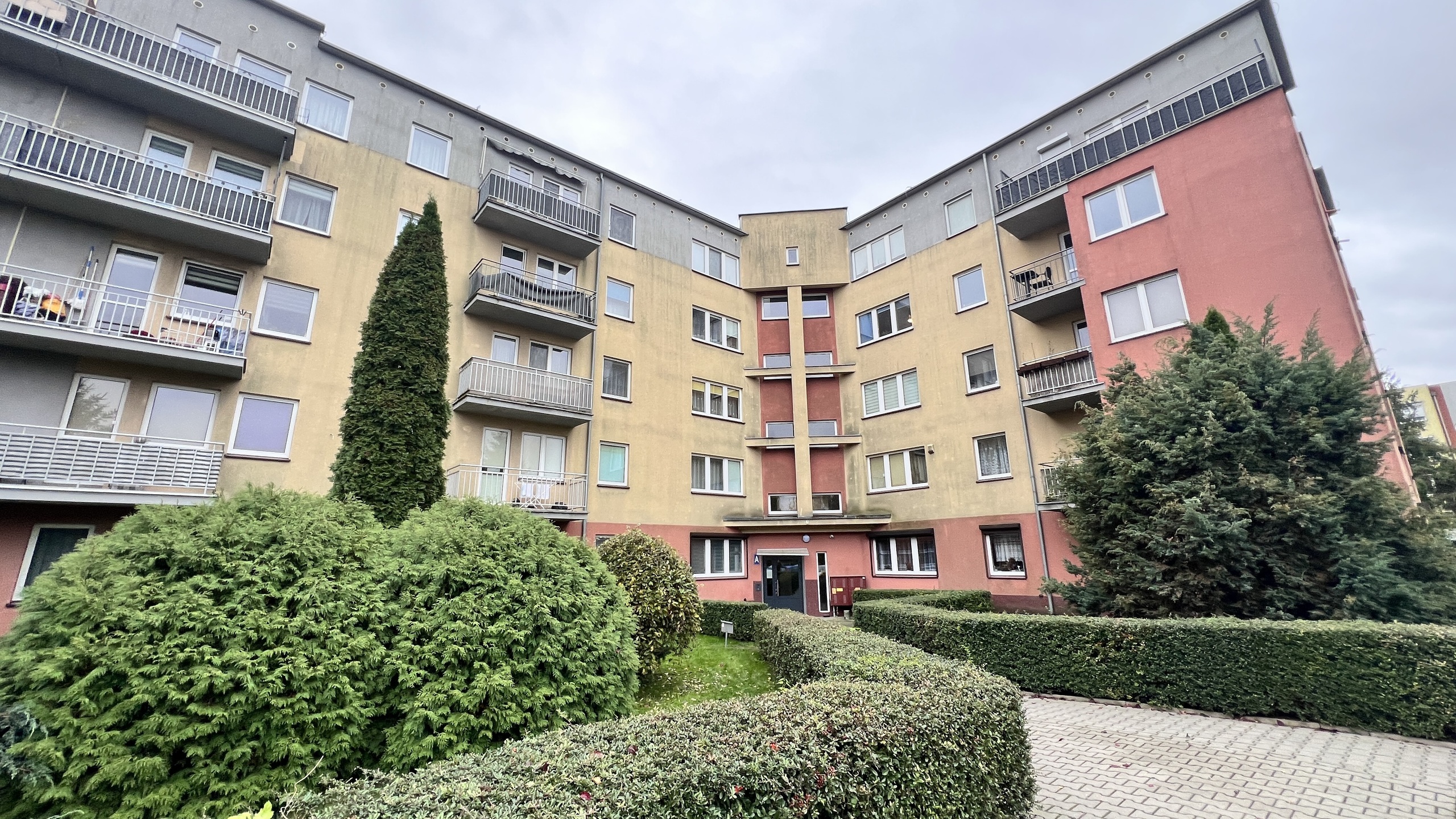 Kawalerka na zamkniętym osiedlu - zdjęcie 11