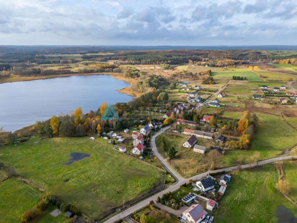 Dom w zabudowie bliźniaczej z dużą działką - zdjęcie 2