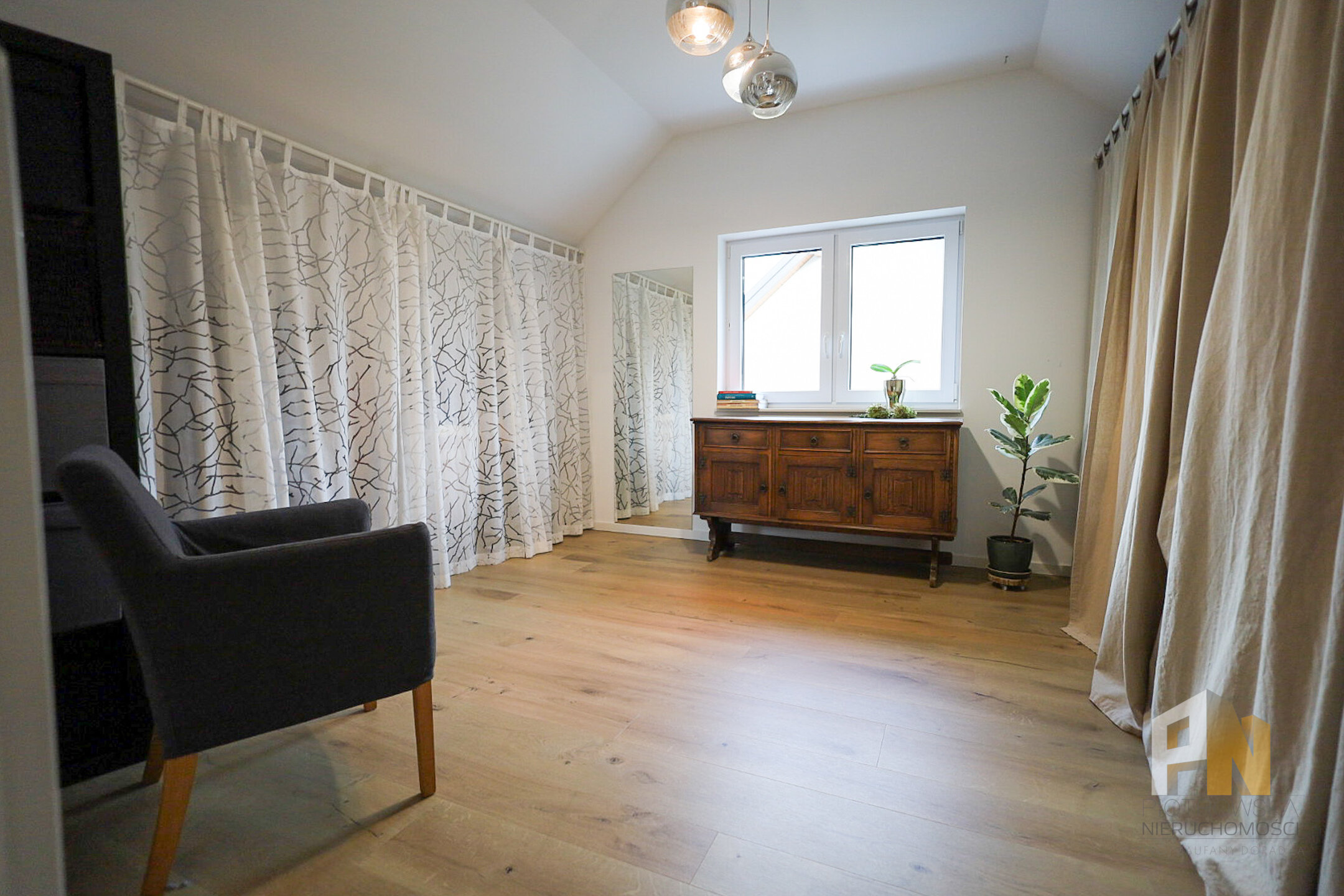 Przestronny dom do sprzedania - zdjęcie 10