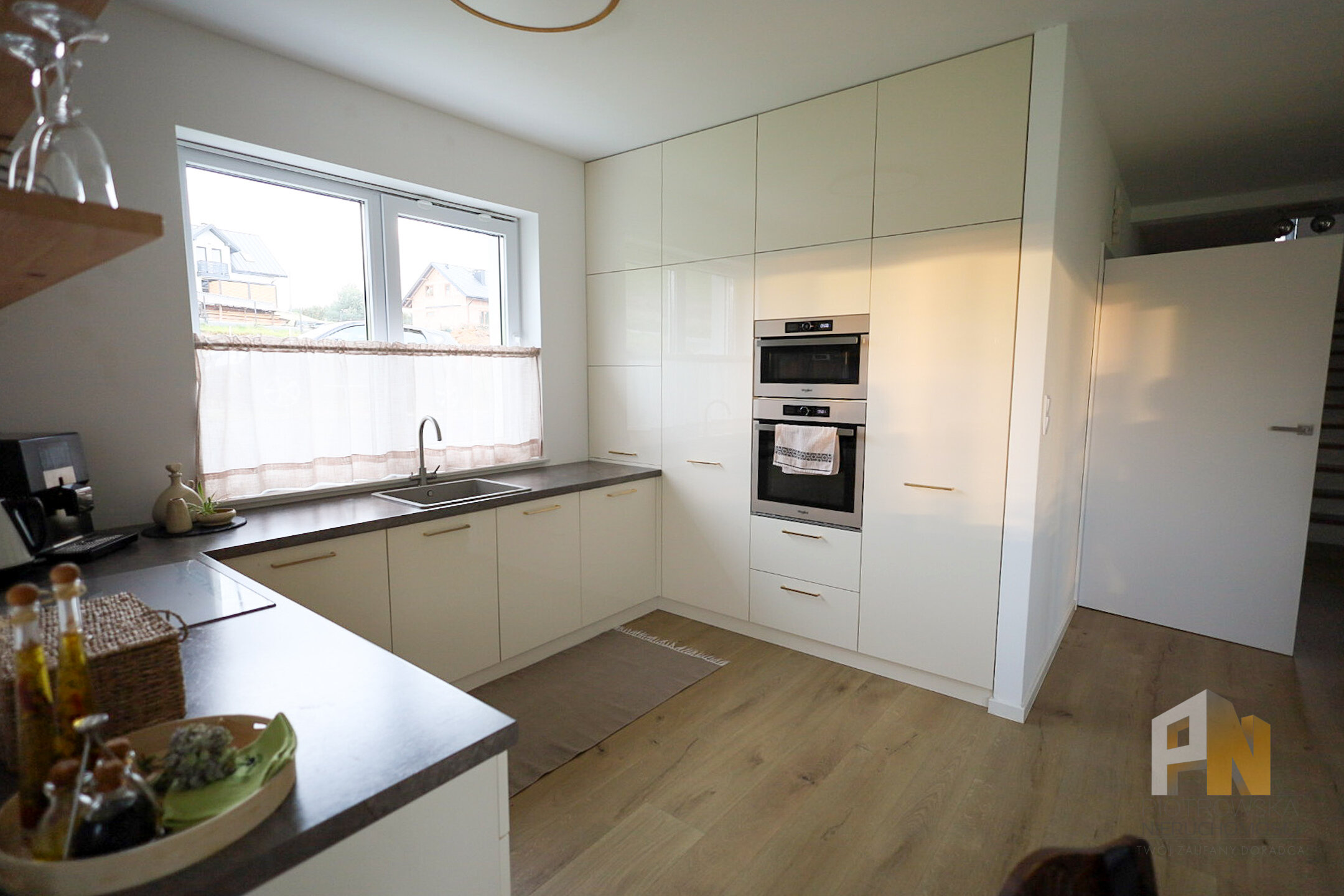 Przestronny dom do sprzedania - zdjęcie 4