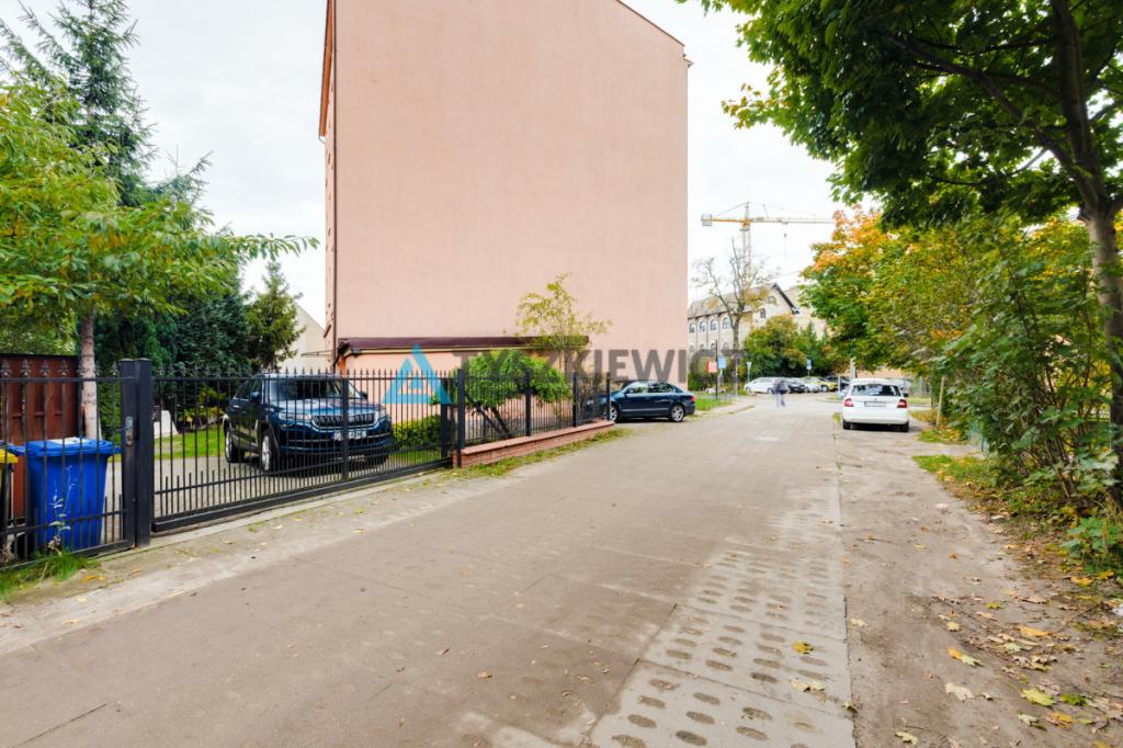 Przestronne mieszkanie z ogródkiem blisko SKM - zdjęcie 21