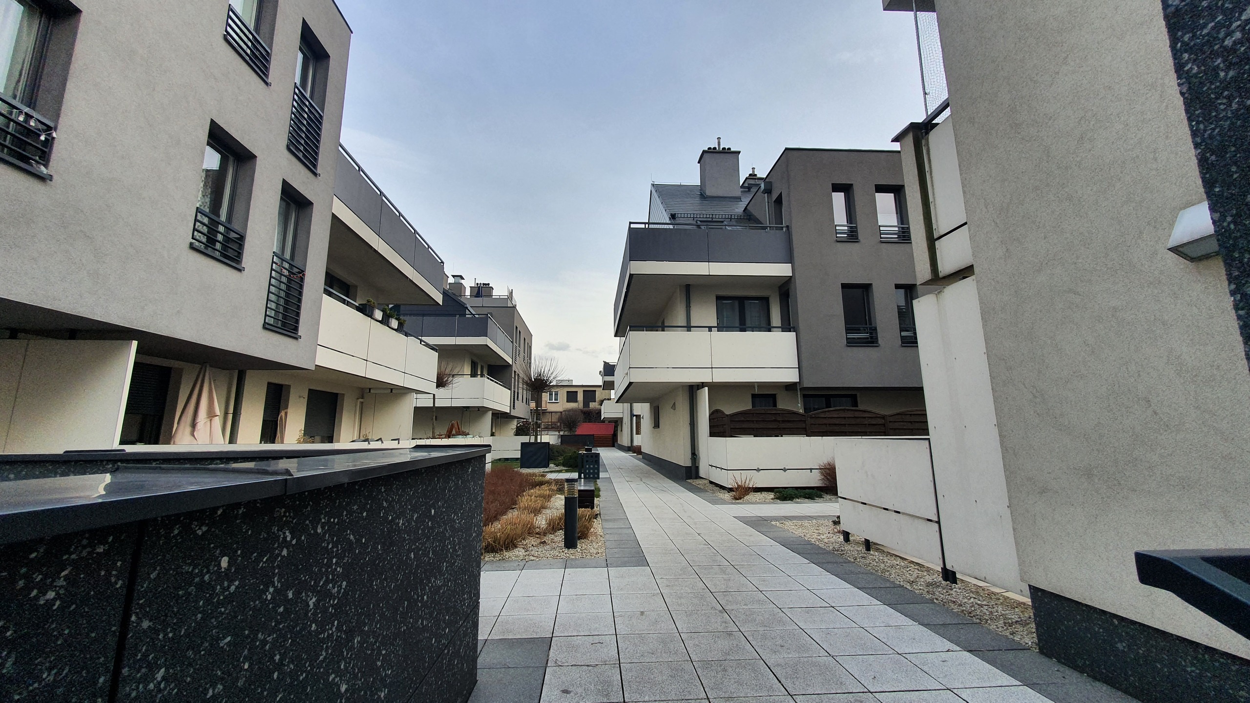 Wrocław, Muchobór Wielki, ul. Postępowa, nowe, zamykane osiedle, - zdjęcie 1