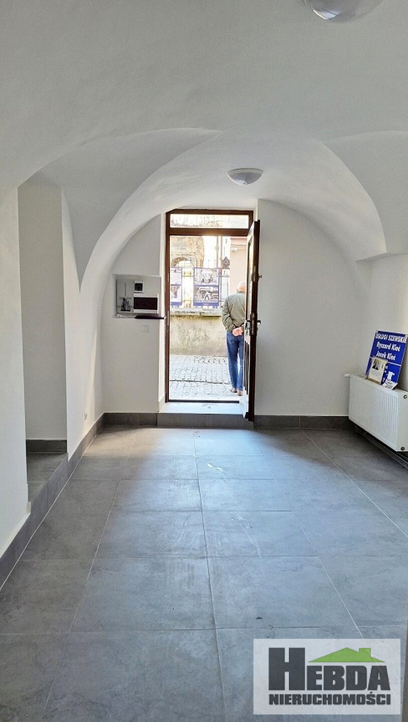 Tarnów, Rynek, lokal usługowy 16 m2 za 380 zł ! - zdjęcie 6