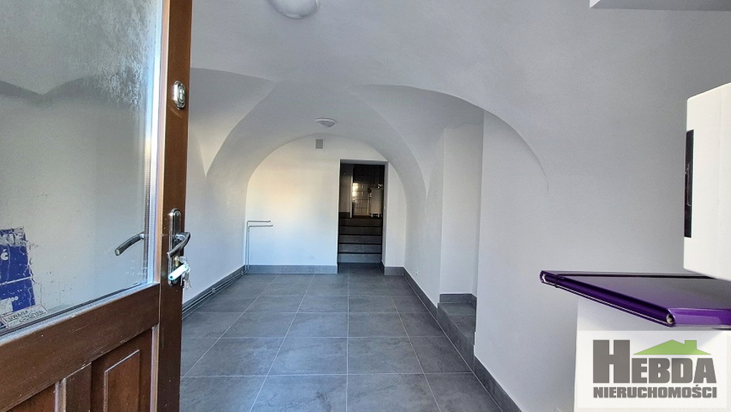 Tarnów, Rynek, lokal usługowy 16 m2 za 380 zł ! - zdjęcie 1