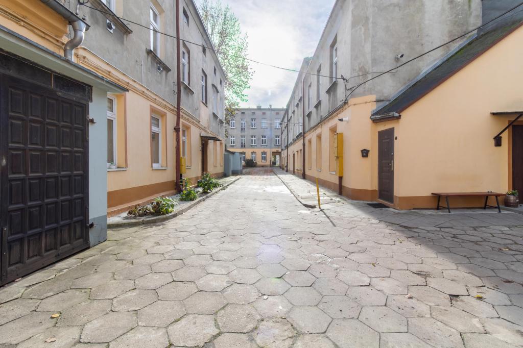 Lokal usługowy na sprzedaż, 1100 m², Łódź, Górna, Przybyszewskiego Stanisława - zdjęcie 1