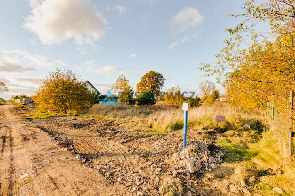 Piękna równa działka - zdjęcie 9