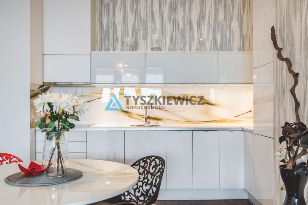 Wyjątkowy 2 pokojowy apartament w Sea Towers! - zdjęcie 27