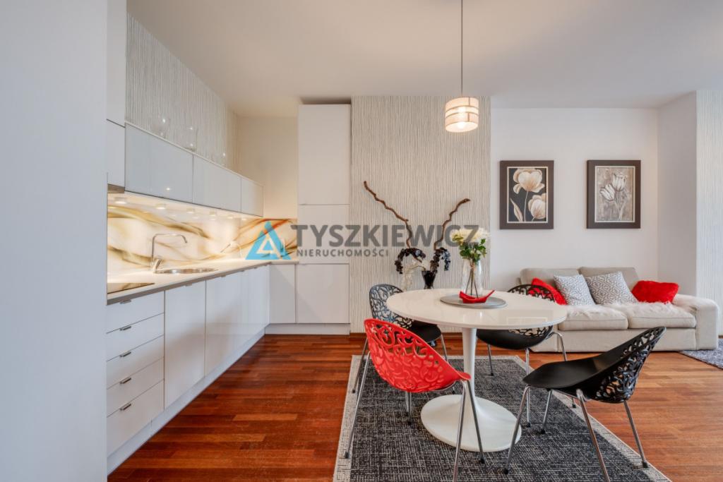 Wyjątkowy 2 pokojowy apartament w Sea Towers! - zdjęcie 22