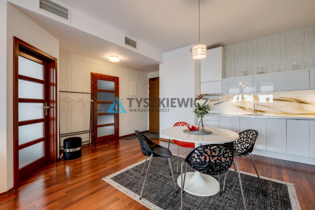Wyjątkowy 2 pokojowy apartament w Sea Towers! - zdjęcie 4
