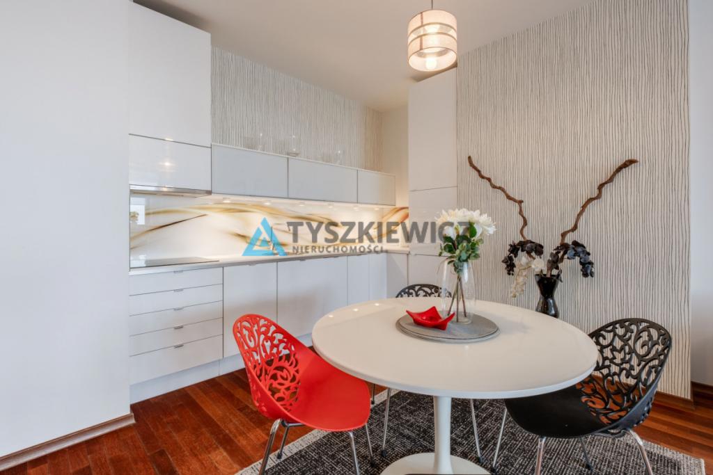 Wyjątkowy 2 pokojowy apartament w Sea Towers! - zdjęcie 19