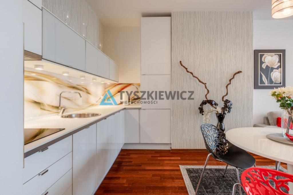 Wyjątkowy 2 pokojowy apartament w Sea Towers! - zdjęcie 21