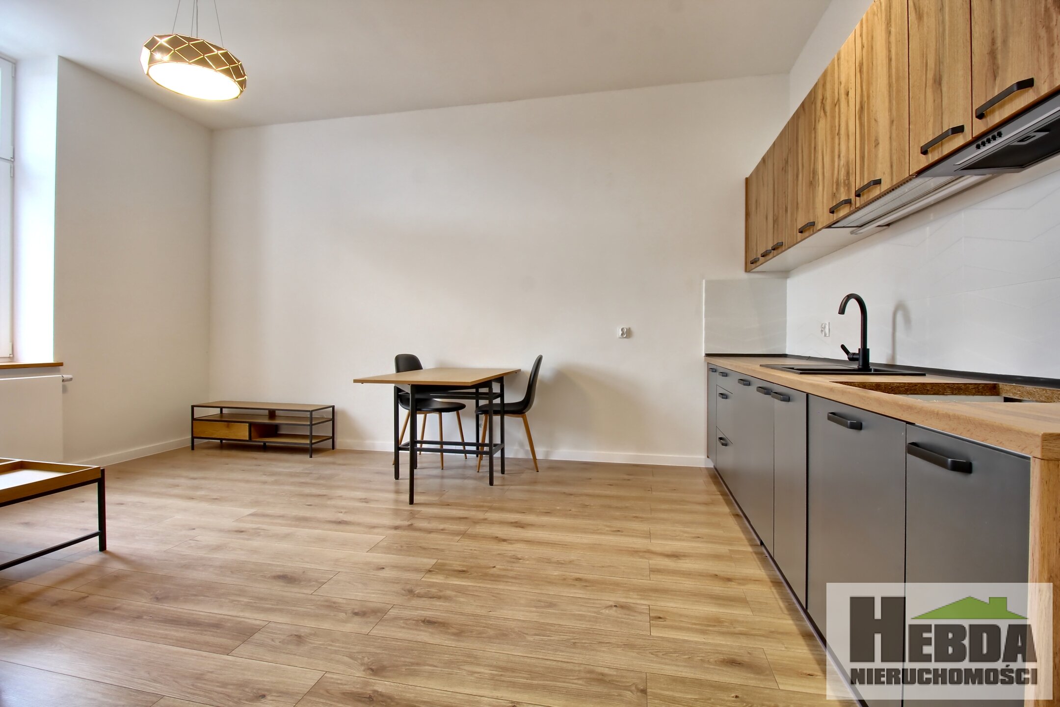 Mieszkanie 2 pokojowe !!! Ścisłe Centrum !!! Po generalnym remoncie !!! - zdjęcie 3