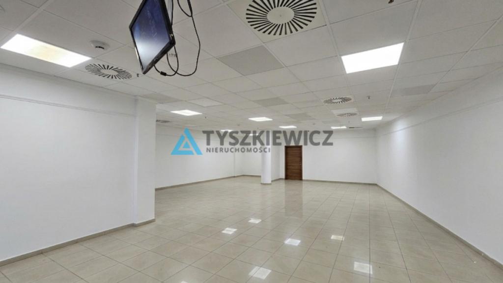 Przestronny lokal z witrynami w centrum miasta. - zdjęcie 3
