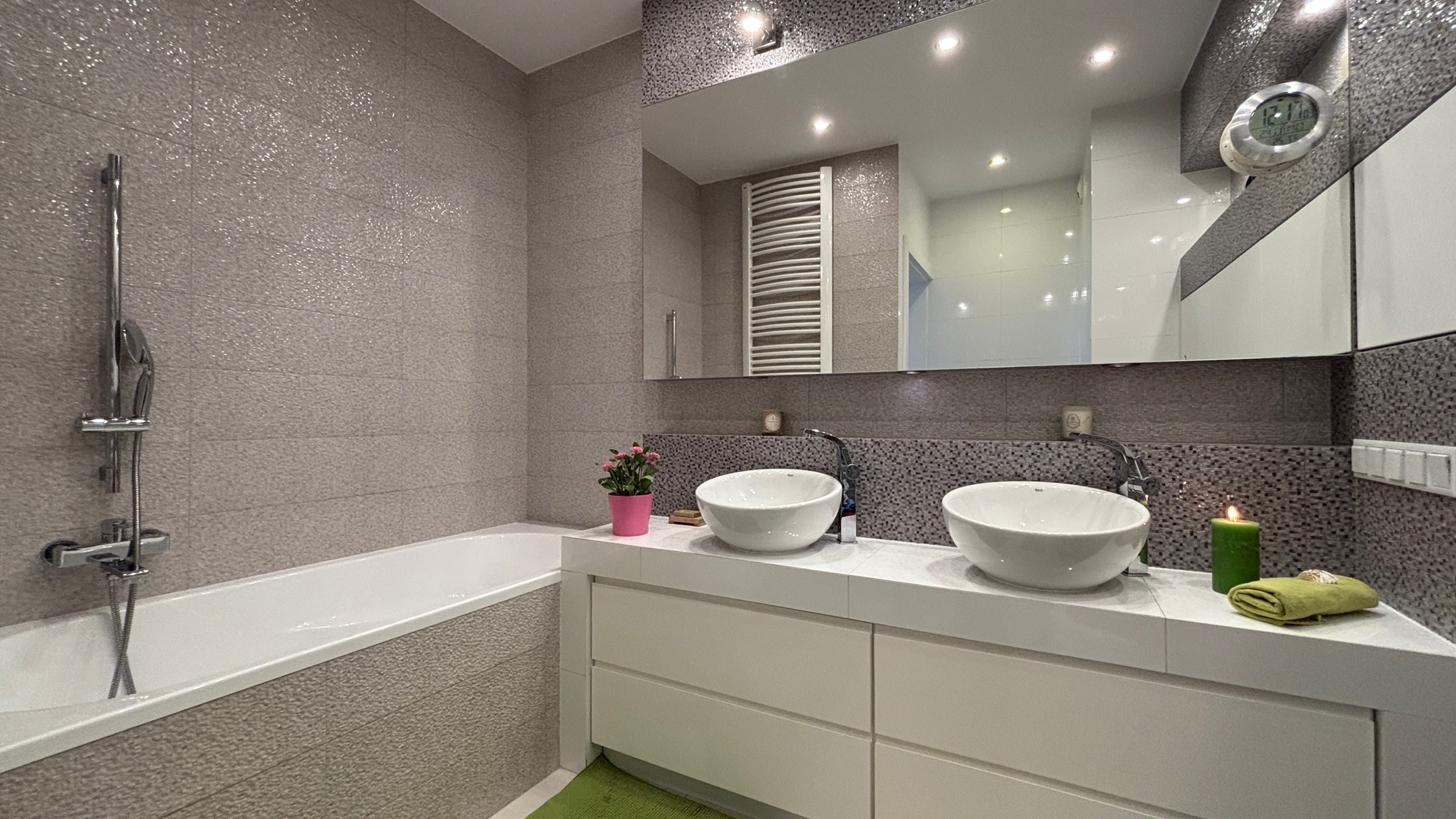 Niepowtarzalny lux apartament z ogromnym 100 m2 tarasem, 4 pok 136m2, 2 łazienki, 2 garaże Osiedle strzeżone. - zdjęcie 14