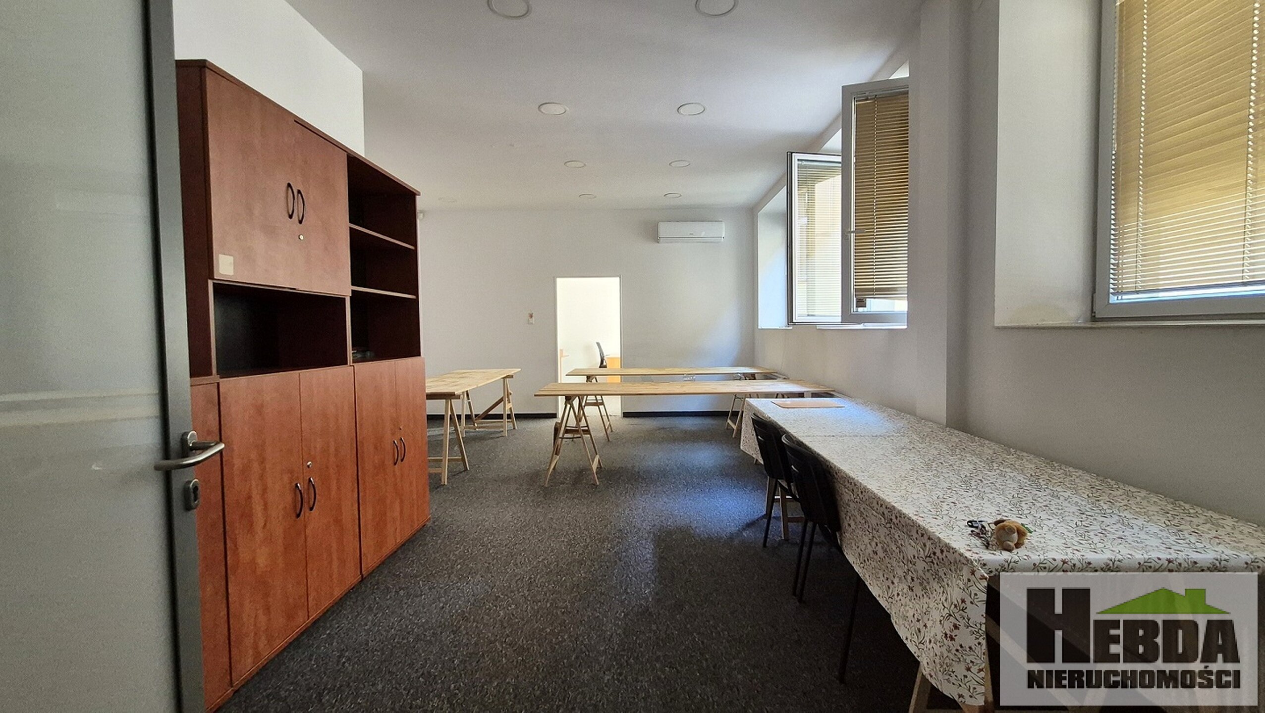 Tarnów, ul.Narutowicza, lokal usługowy 70 m2 + 70 m2 , pod warsztat , usługi kosmetyczne, szkołę ! - zdjęcie 2