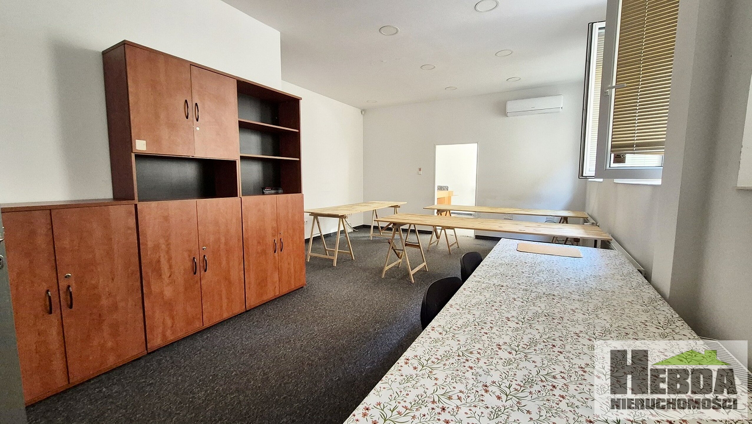 Tarnów, ul.Narutowicza, lokal usługowy 70 m2 + 70 m2 , pod warsztat , usługi kosmetyczne, szkołę ! - zdjęcie 3