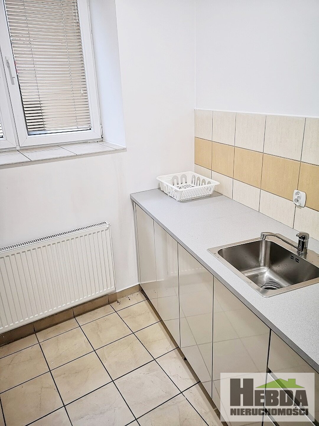 Tarnów, ul.Narutowicza, lokal usługowy 70 m2 + 70 m2 , pod warsztat , usługi kosmetyczne, szkołę ! - zdjęcie 7