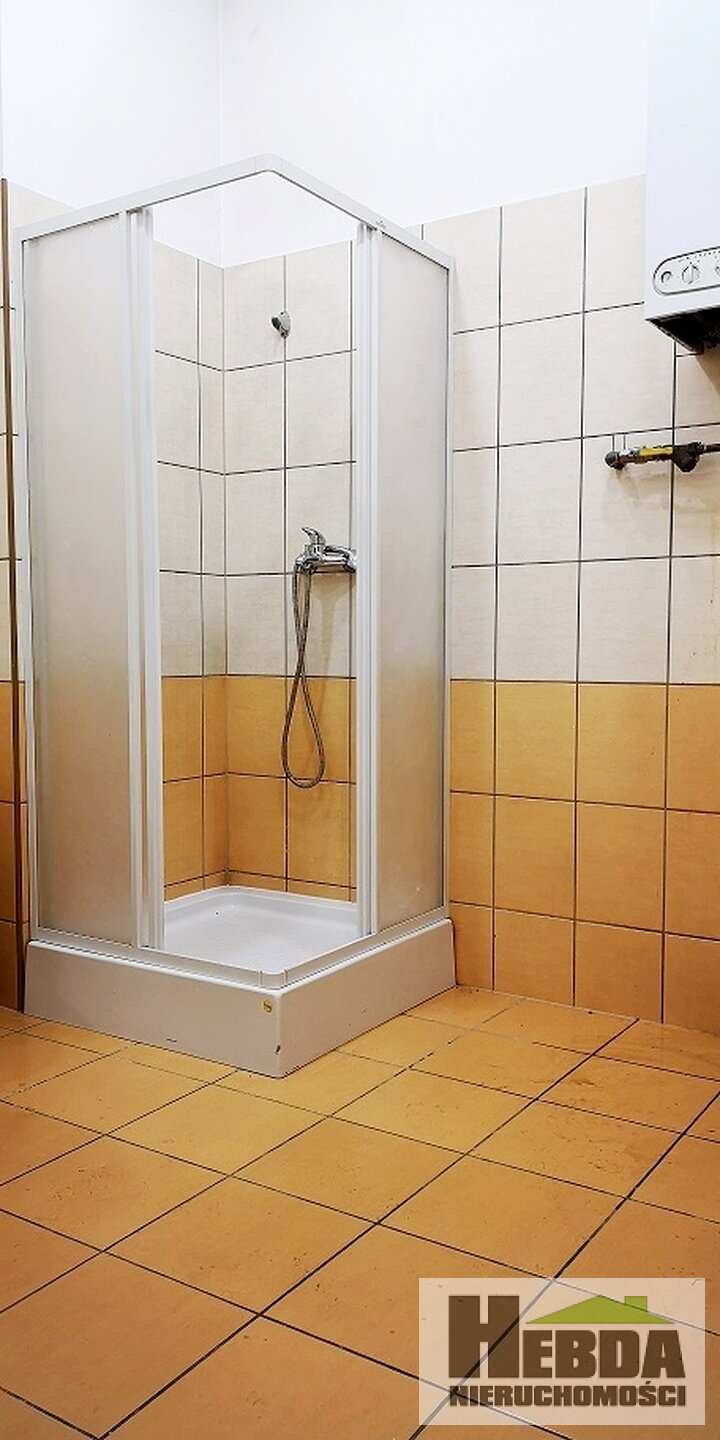 Tarnów, ul.Narutowicza, lokal usługowy 70 m2 + 70 m2 , pod warsztat , usługi kosmetyczne, szkołę ! - zdjęcie 6