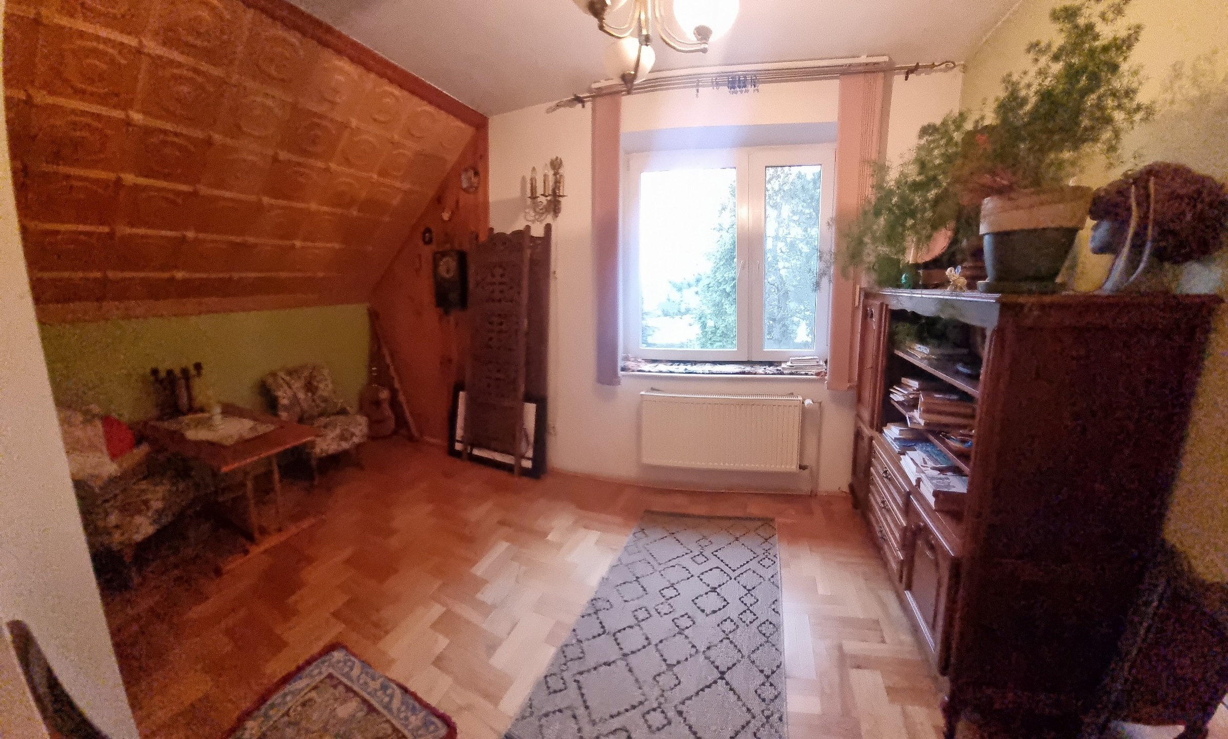 Dom wolnostojący z garażem i dużym ogrodem - zdjęcie 9