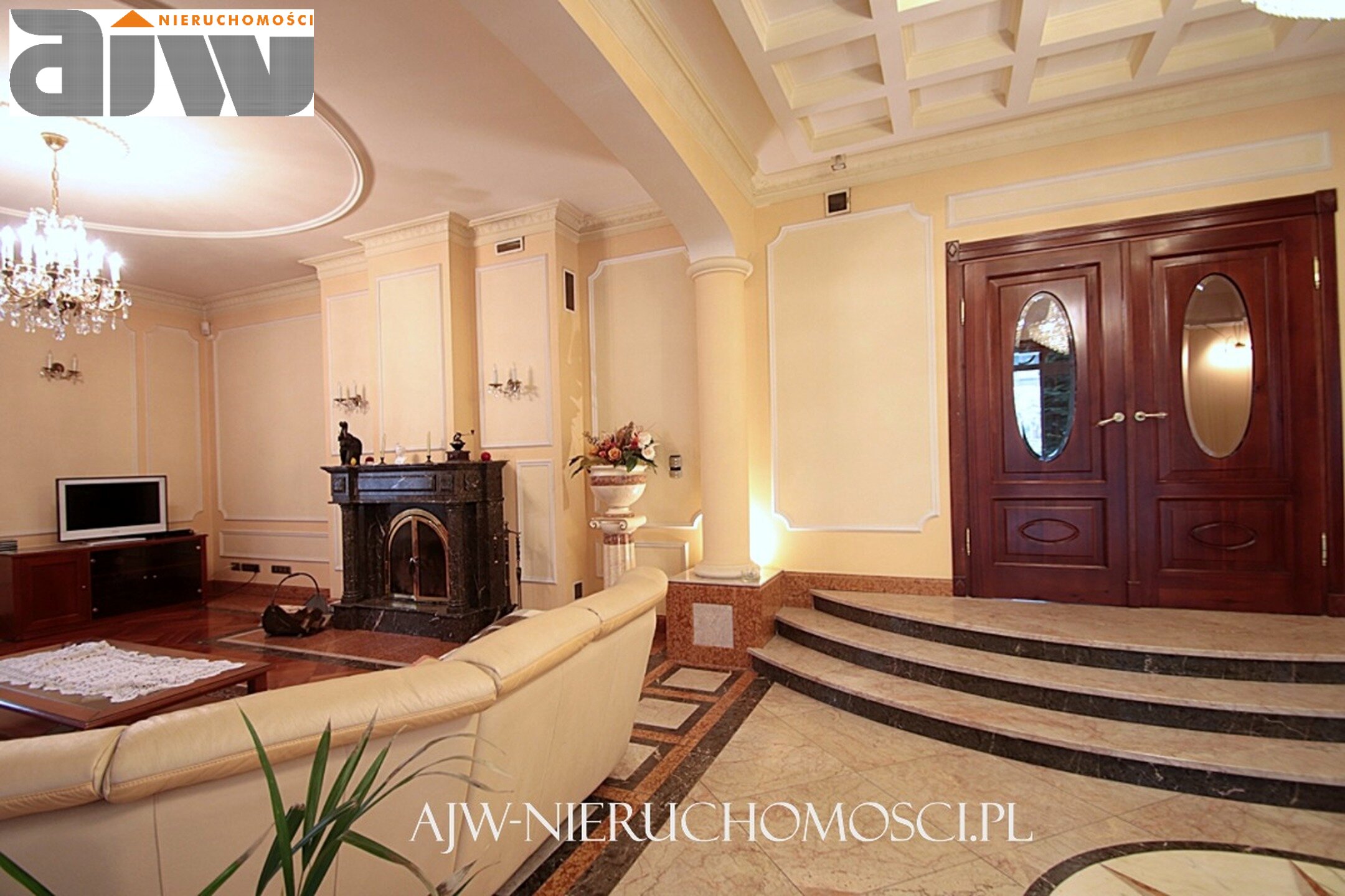 Rezydencja z basenem Izabelin C duża działka - zdjęcie 3